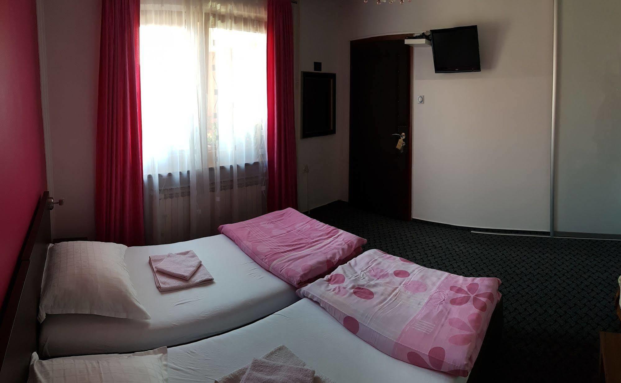 Guest House Ciro Сараево Экстерьер фото